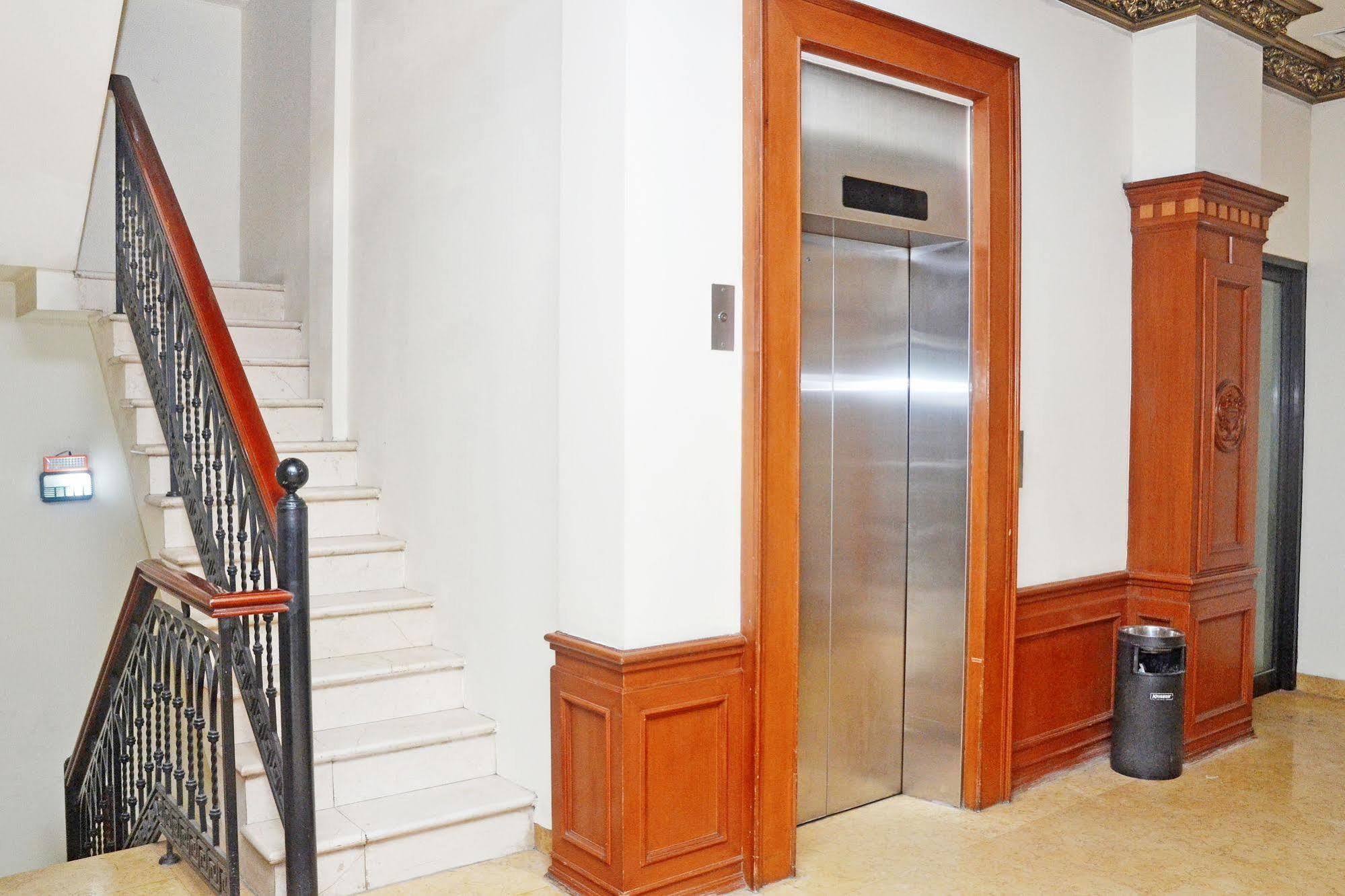 Zen Rooms Sultan Iskandar Muda Surabaya Exterior foto