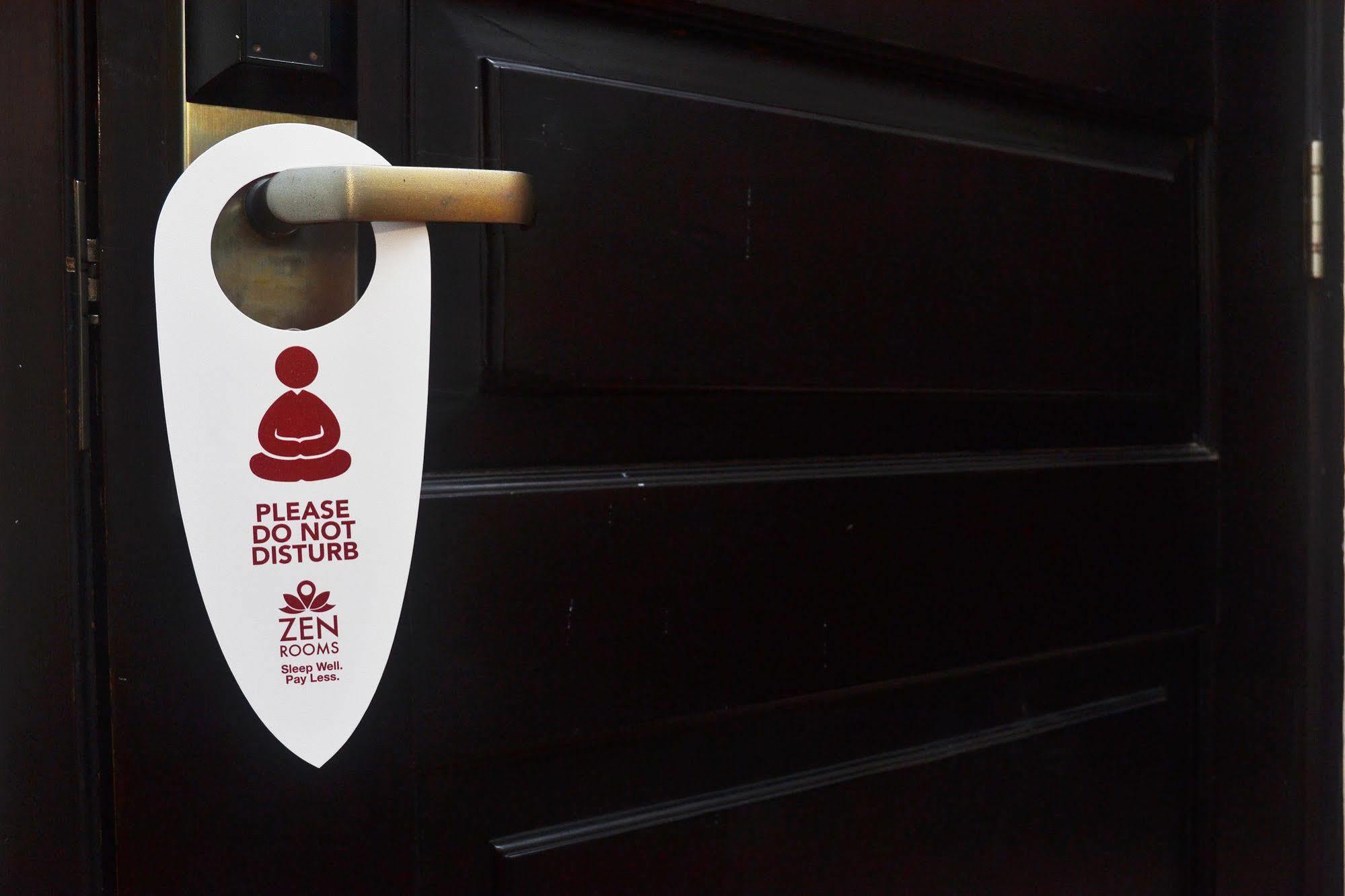 Zen Rooms Sultan Iskandar Muda Surabaya Exterior foto